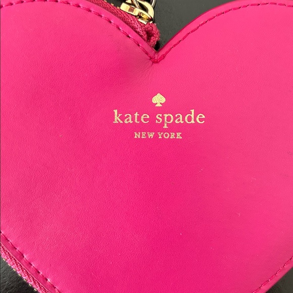 Kate Spade Change of Heart Fuchsia Heart Coin Pouch EUC WLRU2403 - Picture 4 of 17